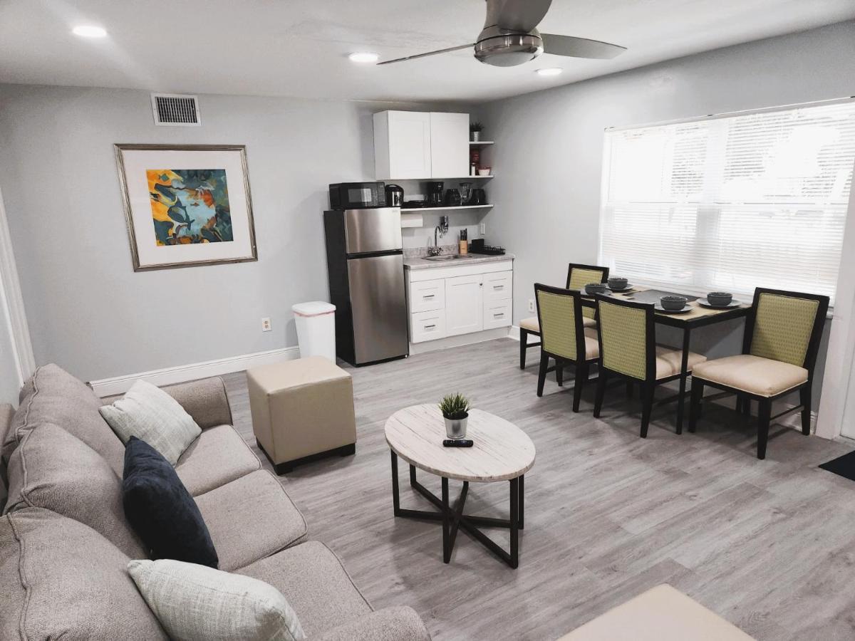 Cheerful Super Suite + 2 Queen + Sofa Bed Minutes From The Airport! Tampa Buitenkant foto