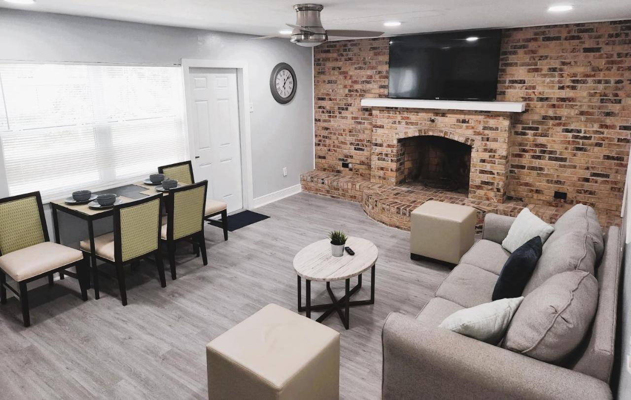Cheerful Super Suite + 2 Queen + Sofa Bed Minutes From The Airport! Tampa Buitenkant foto